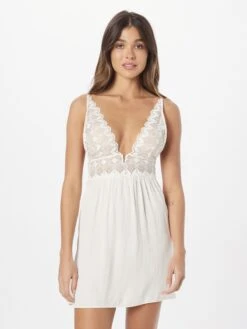 ETAM Natskjorter Natskjorte SKY SPE Kvinder Ecru -s.Oliver Butik 0f50b41067d6c3e2e11b22a078c242c6