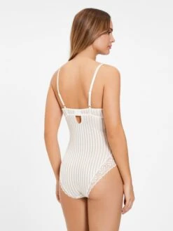 S.Oliver Bodies Regular Body Kvinder Creme 10 S.Oliver Bodies Regular Body Kvinder Creme -s.Oliver Butik 7e5111cc49c574170776db1357d3677a