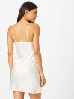 ETAM Natkjoler Negligée MILKY Kvinder Perlehvid -s.Oliver Butik 80a1d1da8c780169e650bb88ac4e55a6