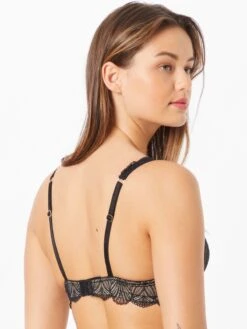 Bøjle-BHer Triangel BH JODIE Kvinder Sort -s.Oliver Butik 8987ae2d42ba67e5bb64ef172945a882