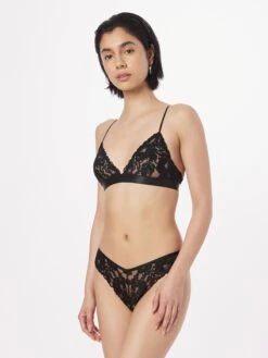 WEEKDAY Trusser Slip Gigi Kvinder Lyseblå / Rød / Sort -s.Oliver Butik 91c4b706464b4aa3d7bdb6d733531b98