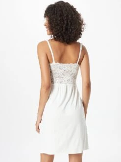 Hunkemöller Natkjoler Negligée Nora Kvinder Hvid -s.Oliver Butik a7a9aef0d54af5f63bf25226256c64a3