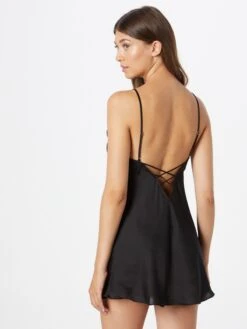 Hunkemöller Natkjoler Negligée Kae Kvinder Sort 7 Hunkemöller Natkjoler Negligée Kae Kvinder Sort -s.Oliver Butik bad6628dbee0053614f76f0db51c3e99