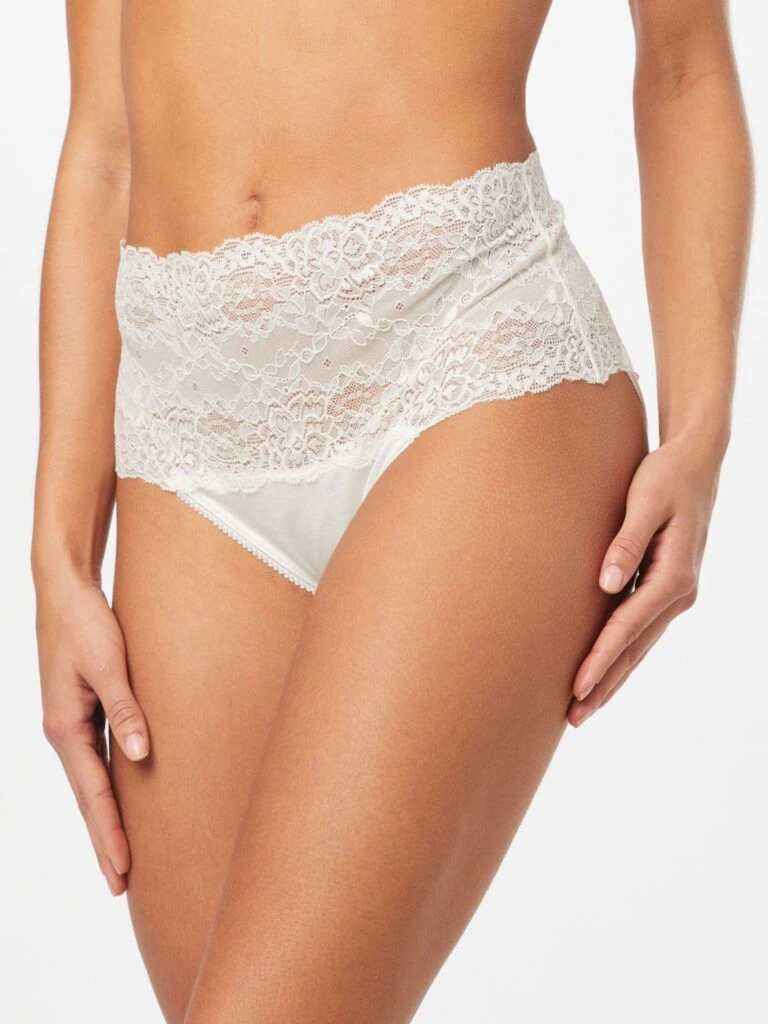 Forside -s.Oliver Butik c75904aaf524e34363e5ff54ed932c22 768x1024 1